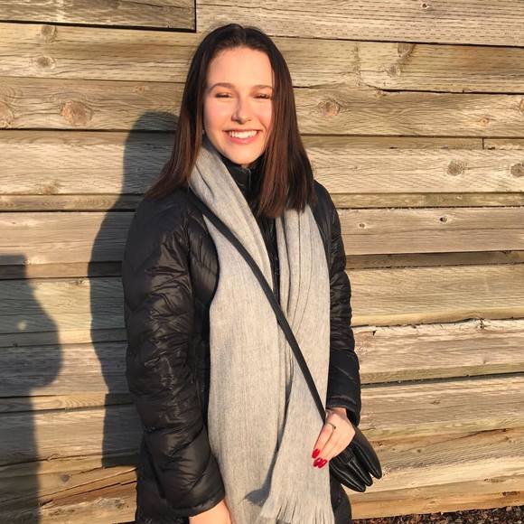 Meet your Posher, Maèva - Picture 1 of 1